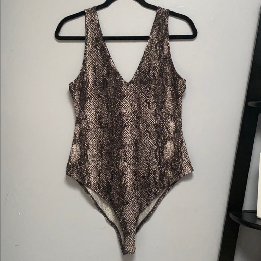 Slimming snake print body suit 🐍
